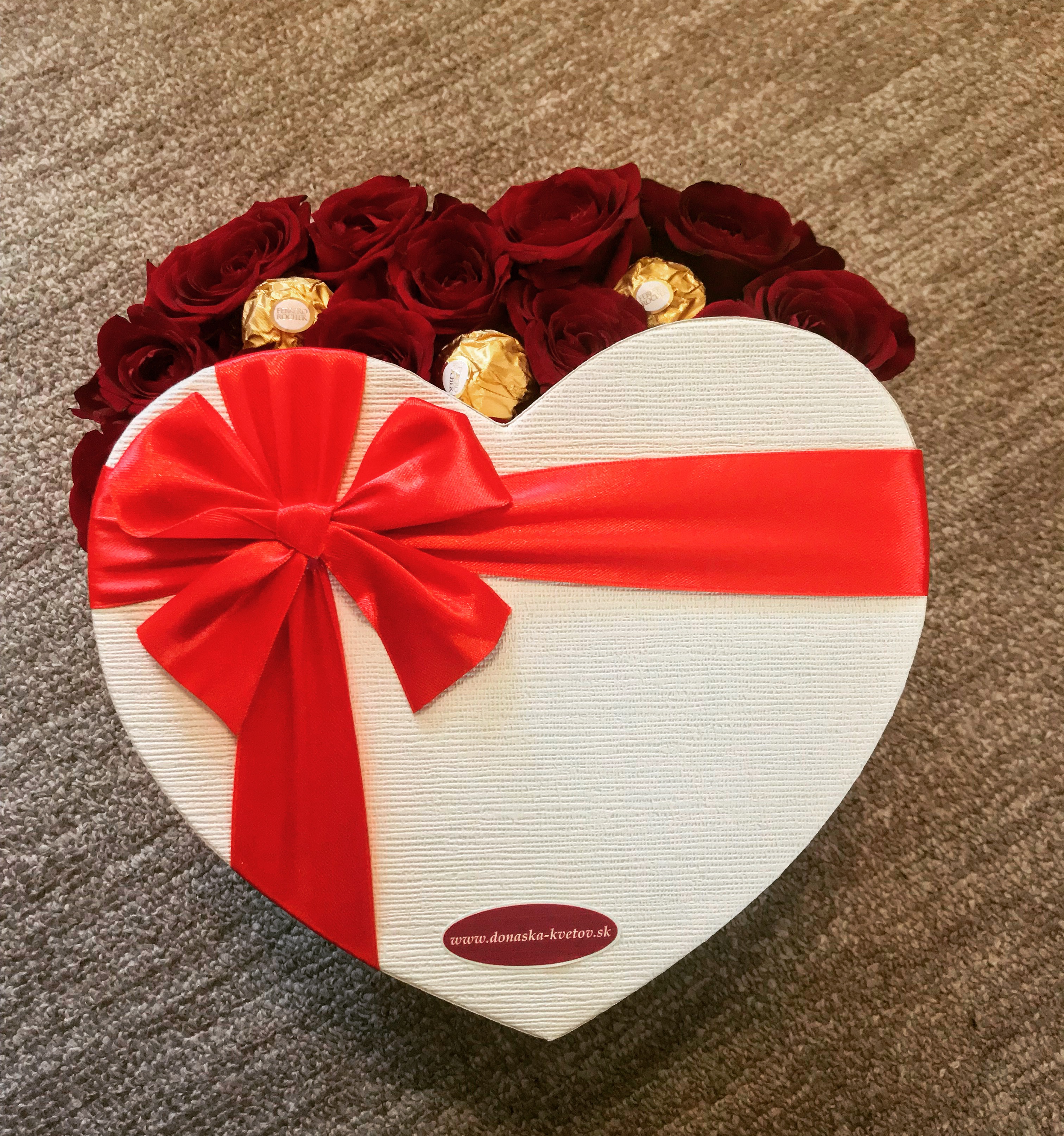 KVETINOVÝ BOX FERRERO