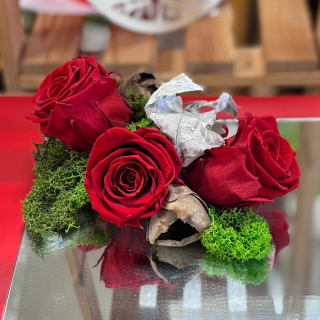 Aranžmán Reds 3 stabilizované ruže, stabilizovaný mach 